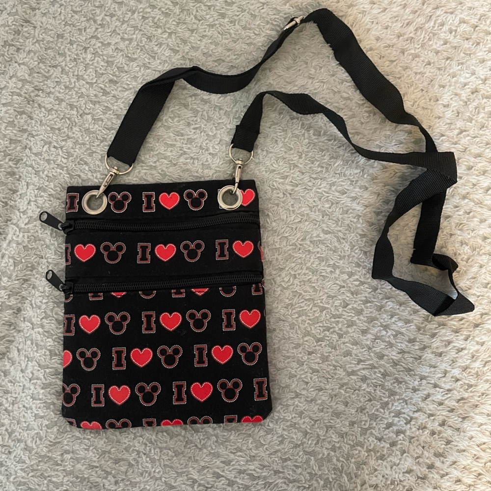 I ❤️ Disney Crossbody Bag